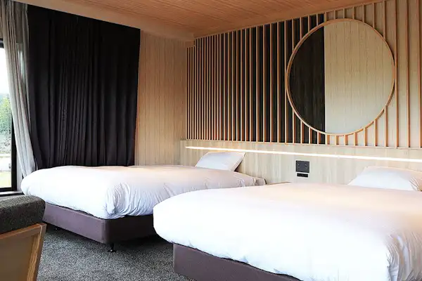 อ่างอาบน้ำกลางแจ้งแบบครึ่งเปิด