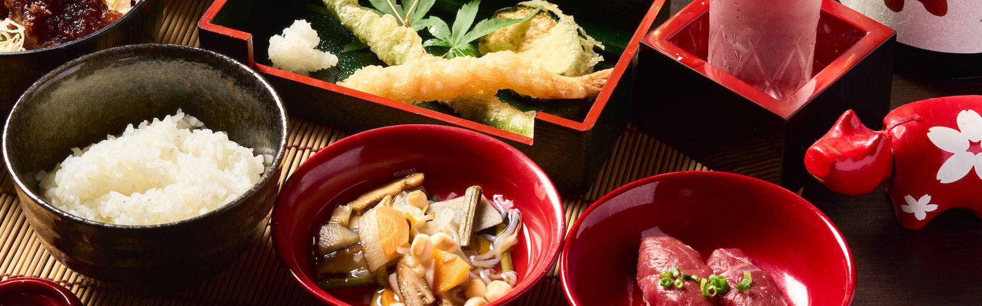 อาหารและเครื่องดื่ม