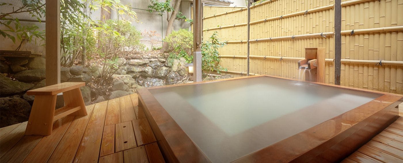 Pemandian terbuka untuk wanita