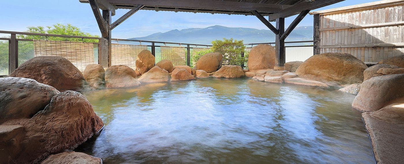 ออนเซ็นกลางแจ้งพร้อมวิว "ทาคิมิ โนะ ยุ"