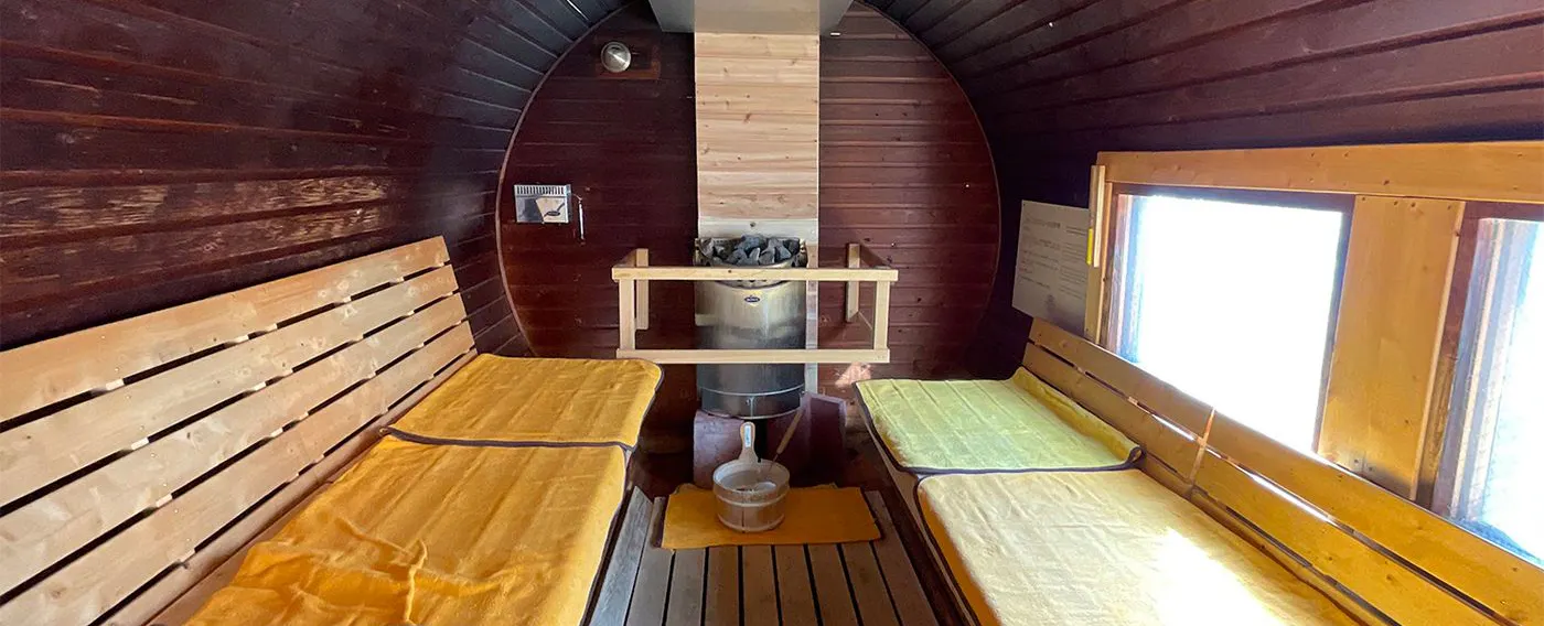 Pemandian wanita dengan sauna gaya Finlandia yang dapat menggunakan Löyly.