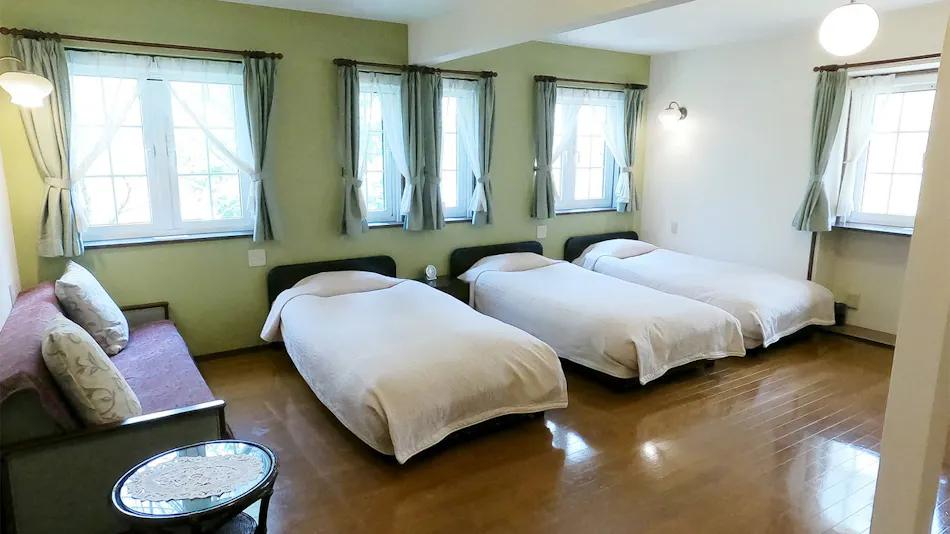 Hotel de Miroir