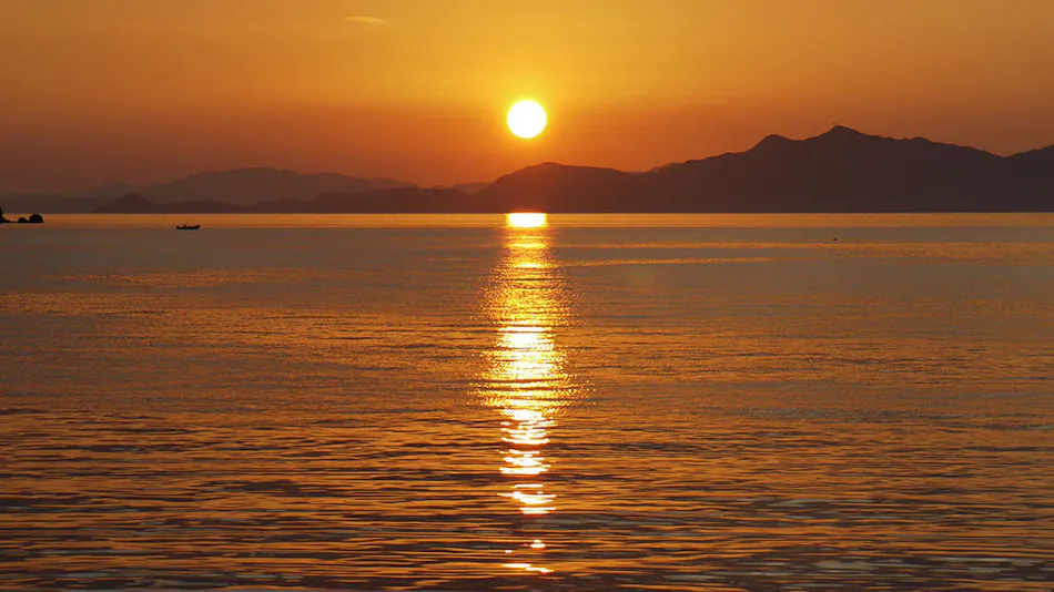 Yunoko Sea and Sunset