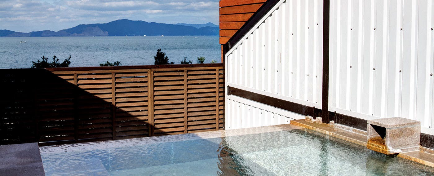 น้ำพุร้อนและอ่างอาบน้ำ