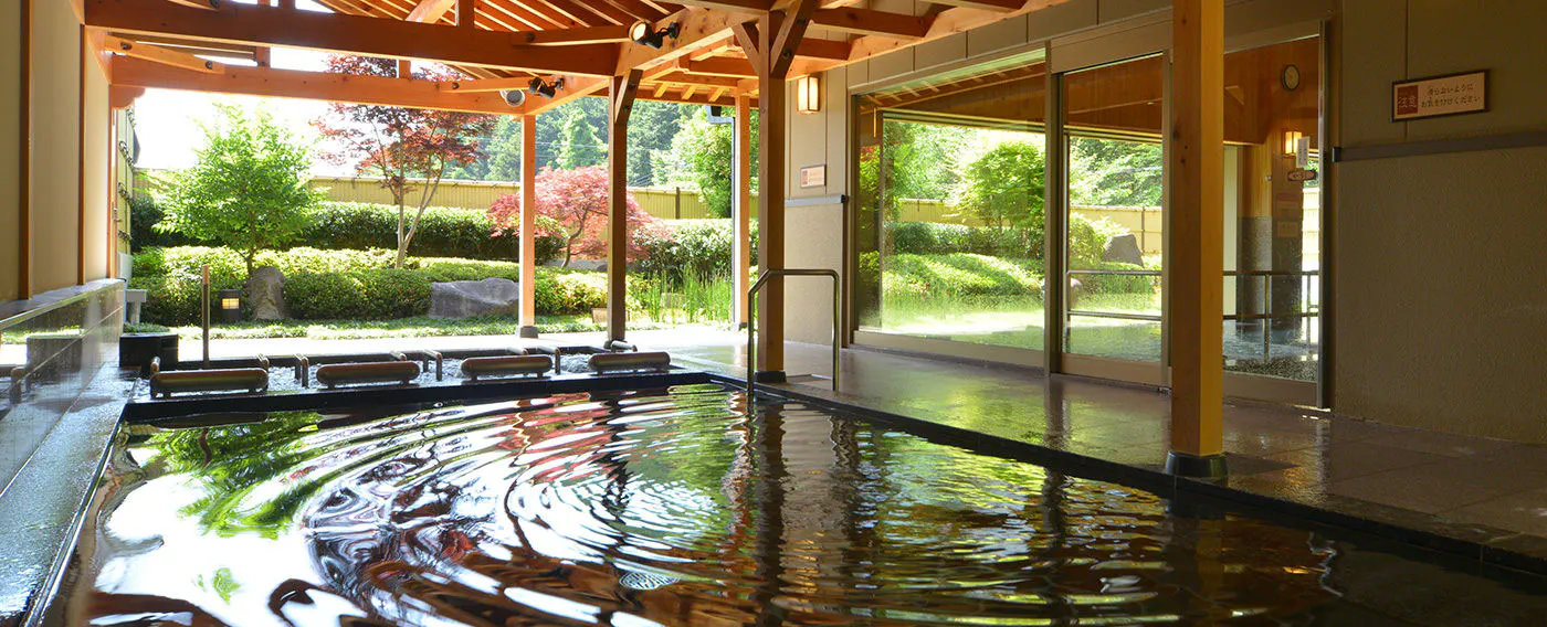 น้ำพุร้อนและอ่างอาบน้ำ