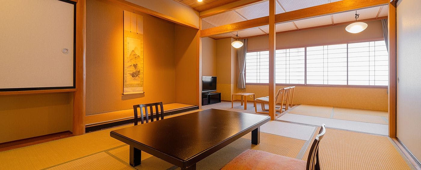 Accommodation Overlooking the Echigo Plain and Yahiko Mountain Range - Hoho -