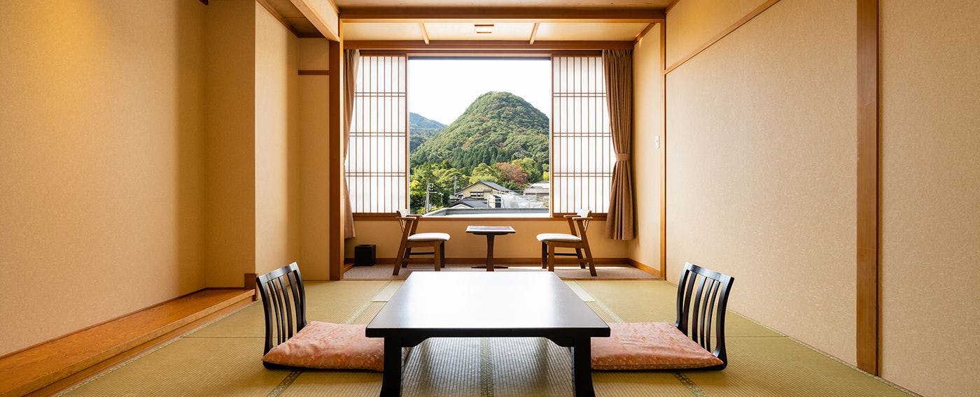 Accommodation Overlooking the Echigo Plain and Yahiko Mountain Range - Hoho -