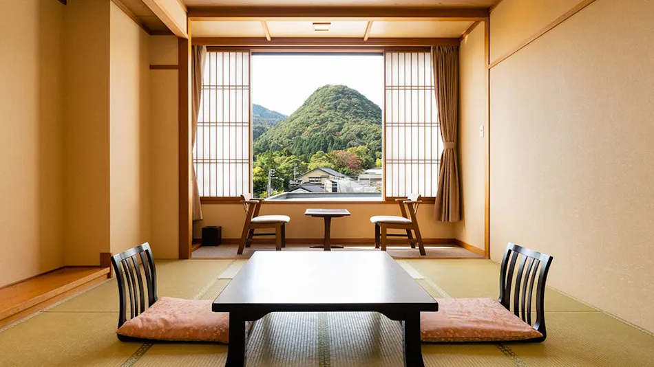 Accommodation Overlooking the Echigo Plain and Yahiko Mountain Range - Hoho -