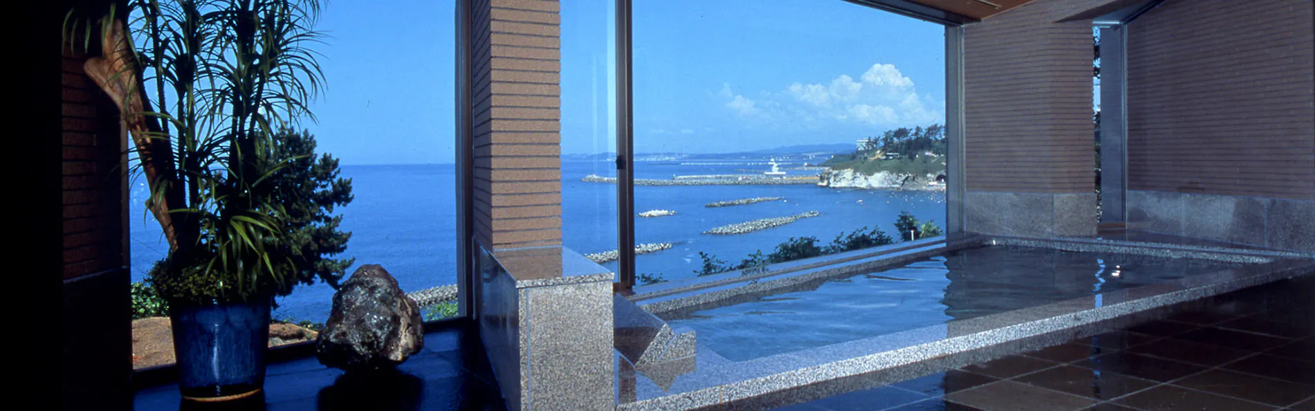 海辺の宿 浪花屋 夕凪亭