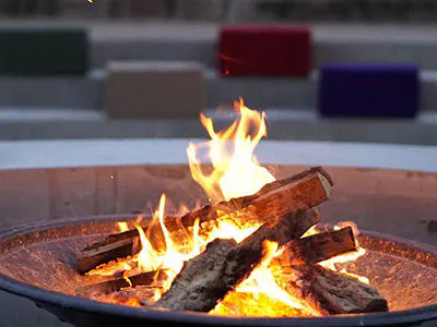 森の焚き火リビング