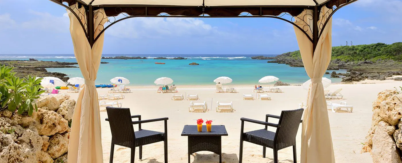 シギラビーチハウスでは、テント式のカバナはもちろん、マリンレンタル用品などもご用意。