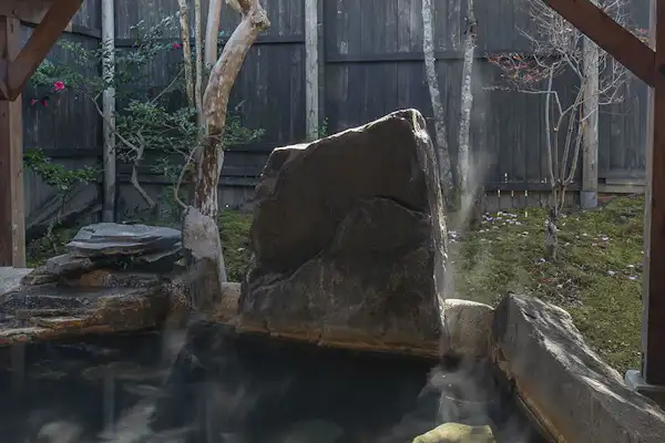 บ่อน้ำพุร้อนกลางแจ้ง