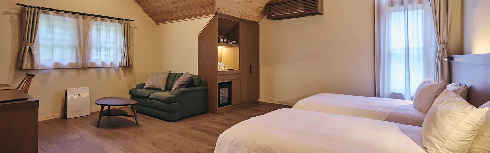 CEDAR LODGE