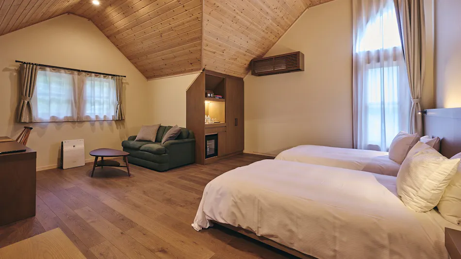 CEDAR LODGE