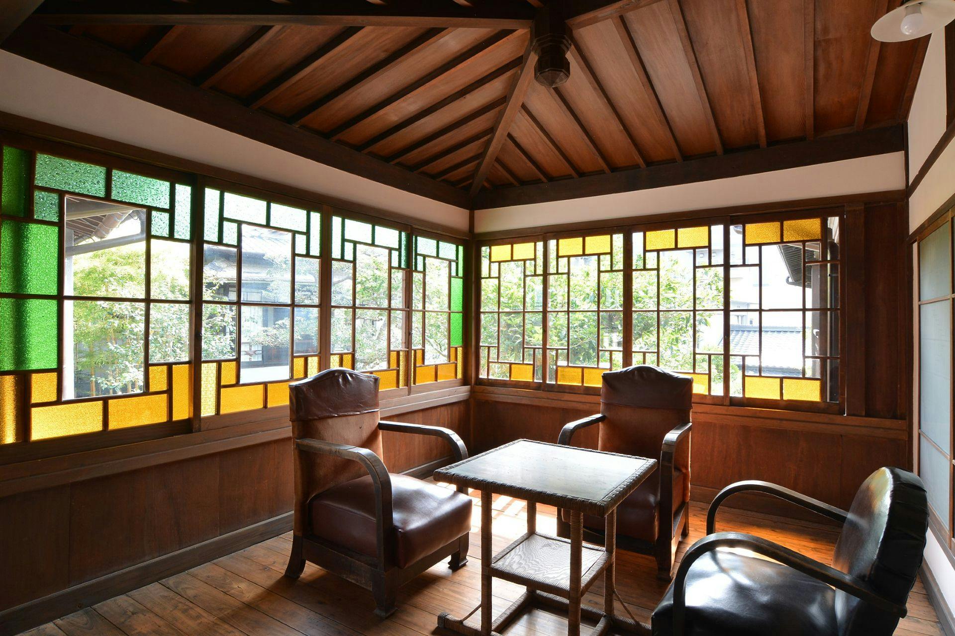 เลานจ์ชั้น 2 ของอาคารเก่า