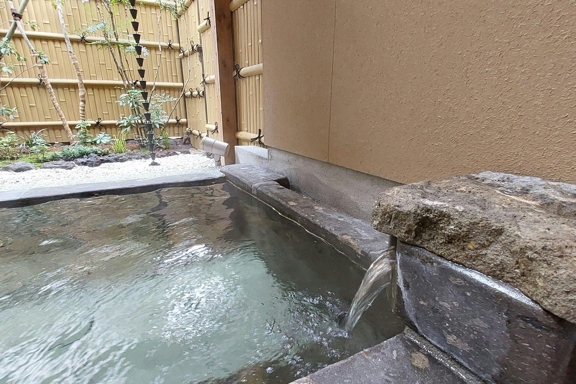 บ่อน้ำพุร้อนกลางแจ้ง