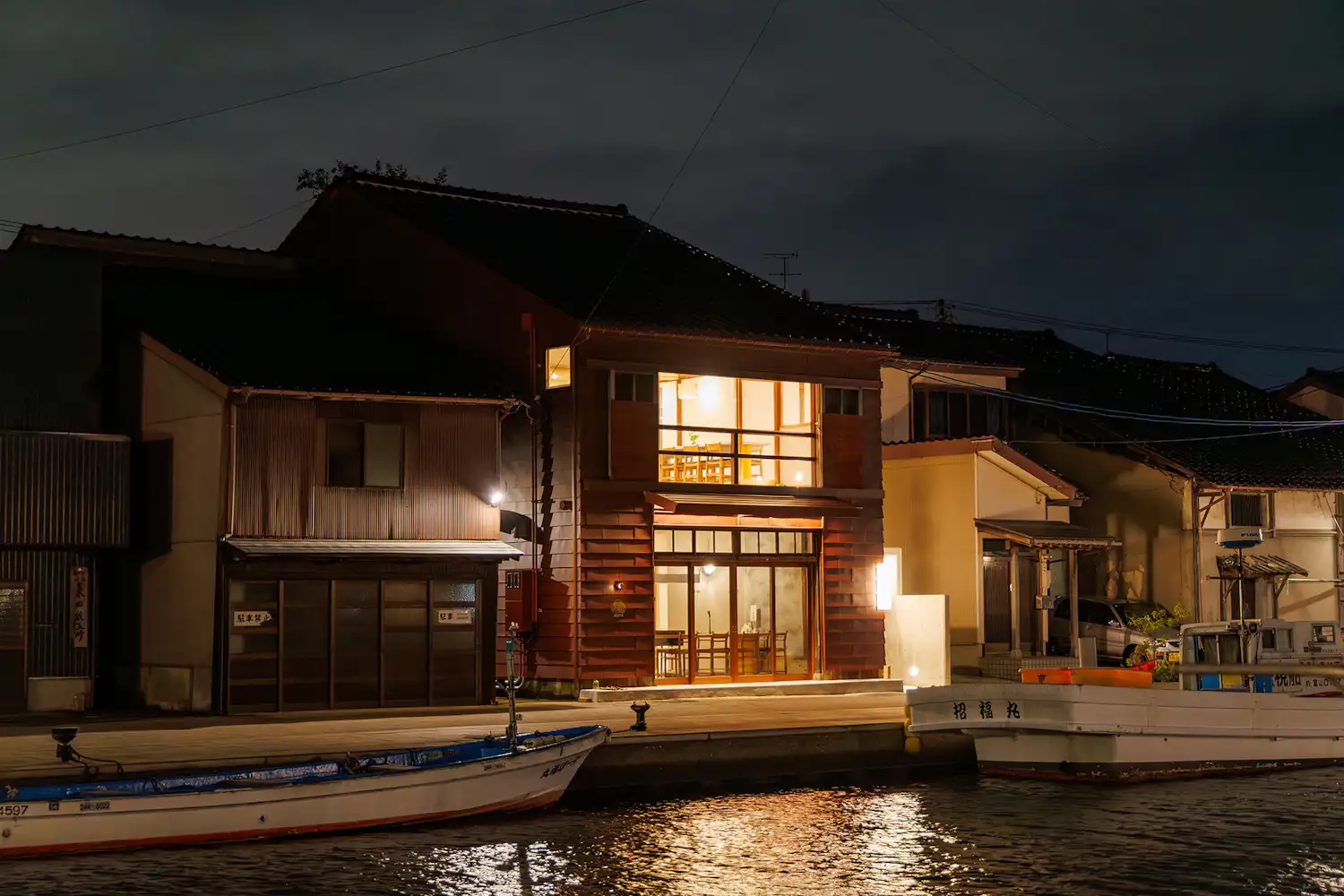 ภายนอกอาคาร