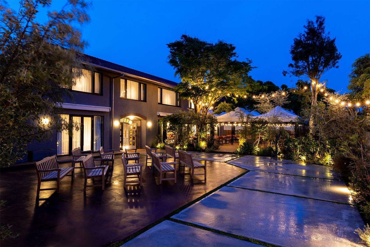 ภายนอกอาคาร