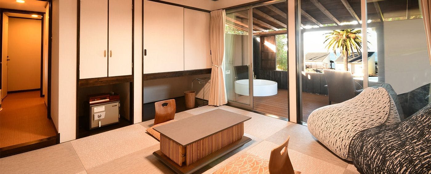 Kamar dengan pemandian terbuka