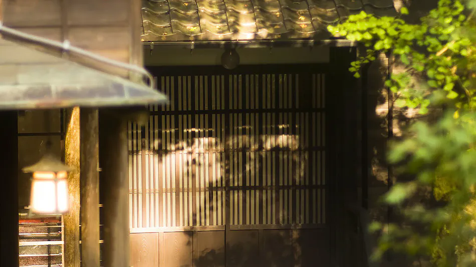 Kanazawa Fukatani Onsen Motoyu Ishiya - A Secluded Inn with a Noh Stage