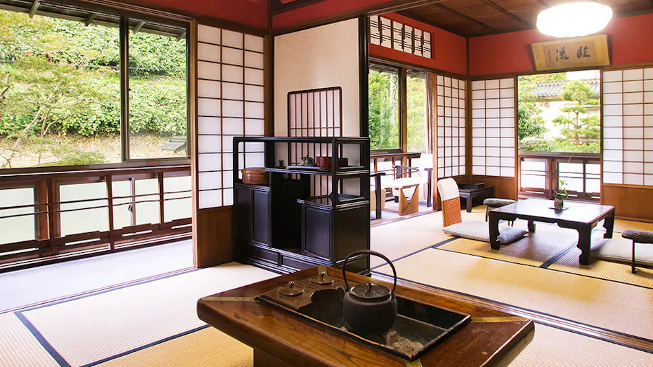 Kanazawa Fukatani Onsen Motoyu Ishiya - A Secluded Inn with a Noh Stage