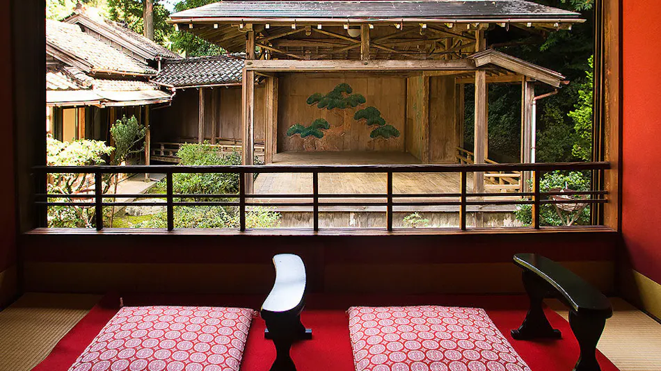 Kanazawa Fukatani Onsen Motoyu Ishiya - A Secluded Inn with a Noh Stage
