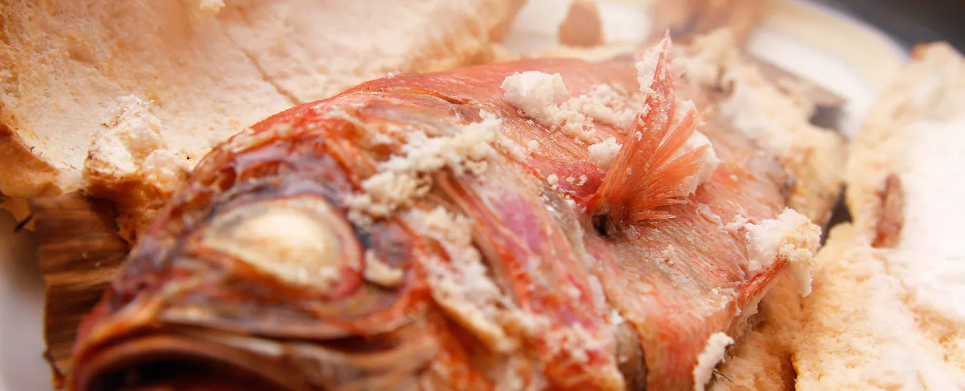 金目鯛のハーブ塩釜焼き