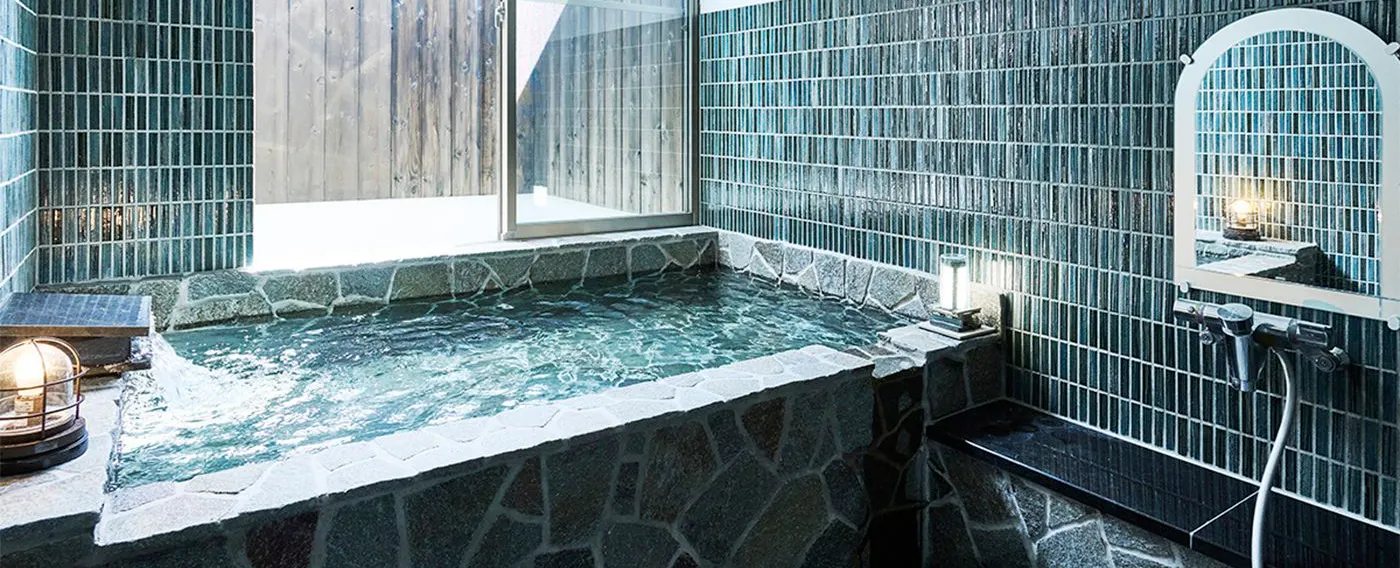 น้ำพุร้อนและอ่างอาบน้ำ