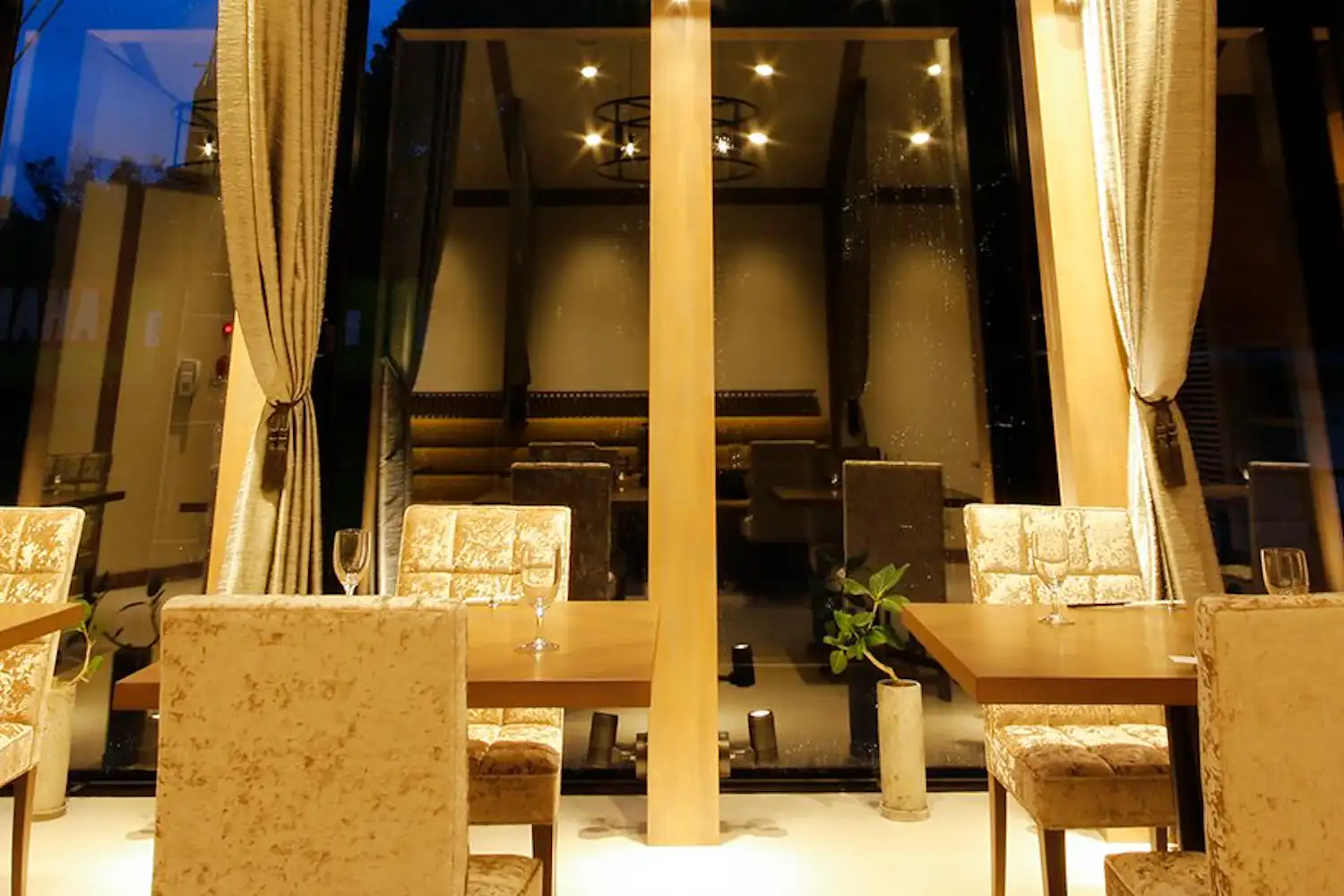 ภายนอกอาคาร