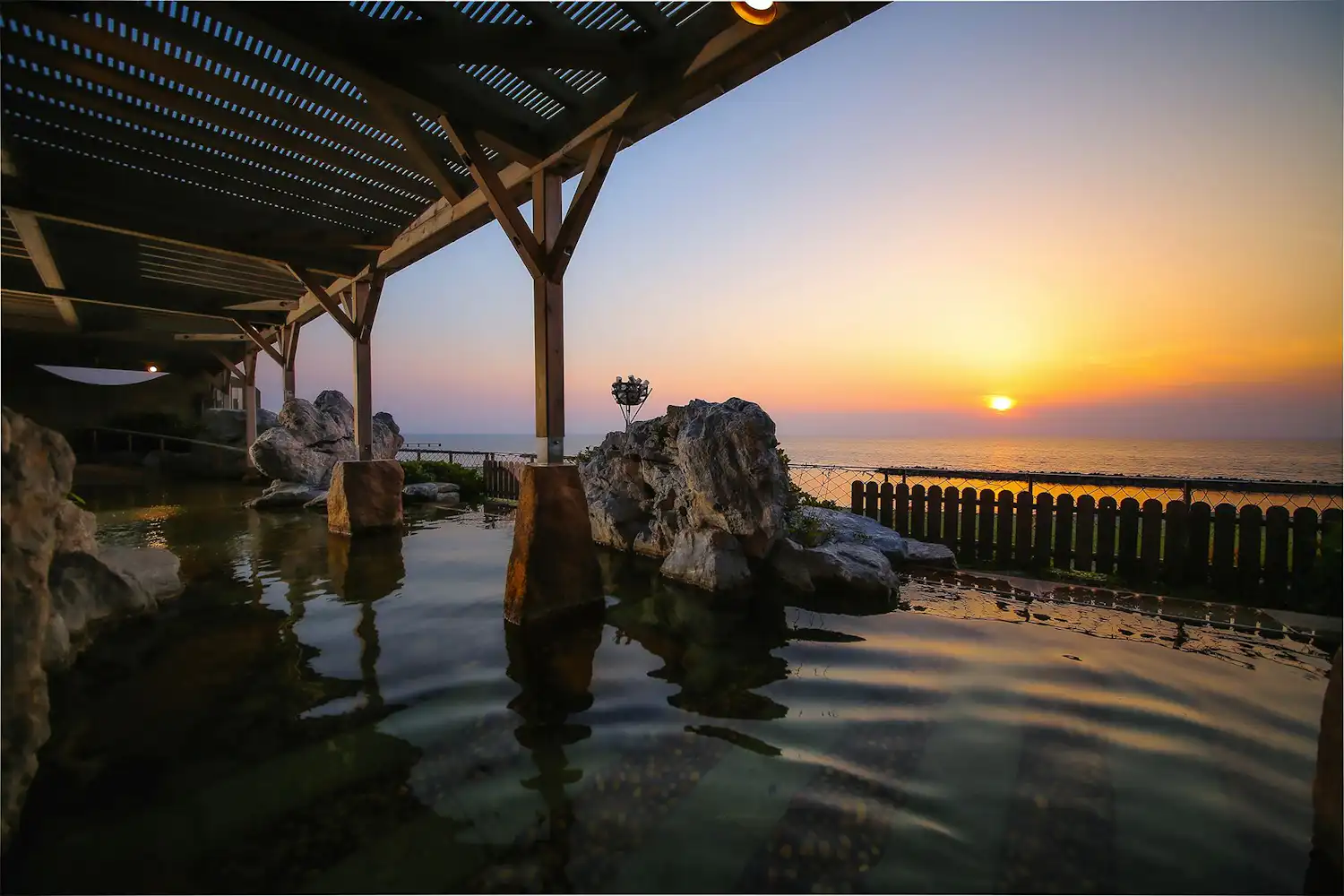 Pemandian air panas terbuka