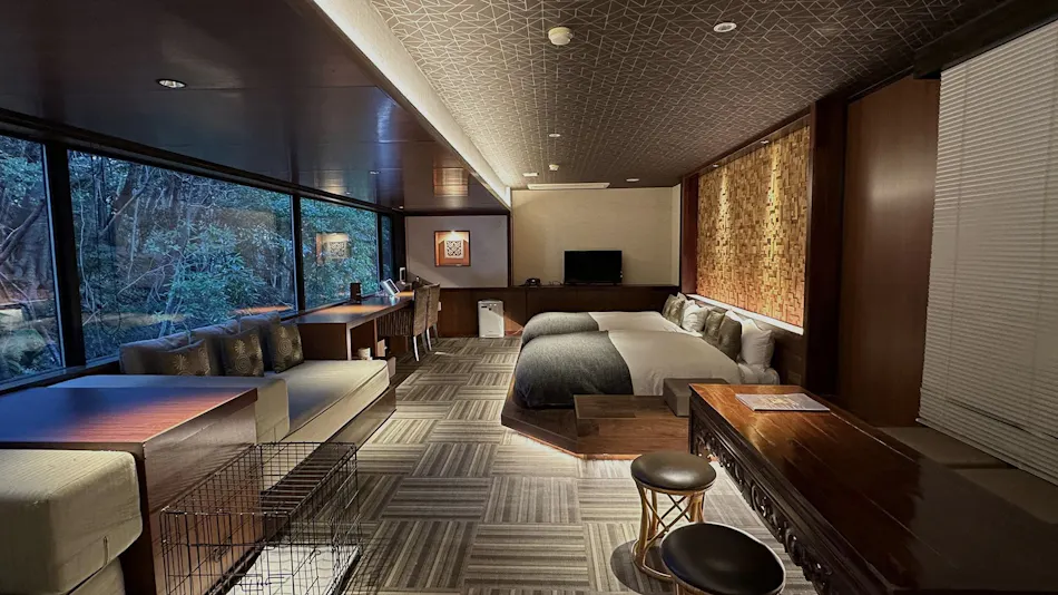 Hotel Shiki no Kura: A Pet-Friendly Inn with Its Own Hot Spring Source