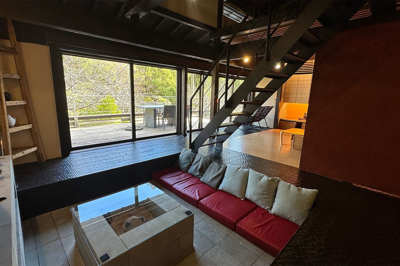Hotel Shiki no Kura: A Pet-Friendly Inn with Its Own Hot Spring Source
