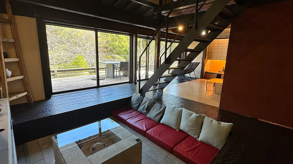 Hotel Shiki no Kura: A Pet-Friendly Inn with Its Own Hot Spring Source