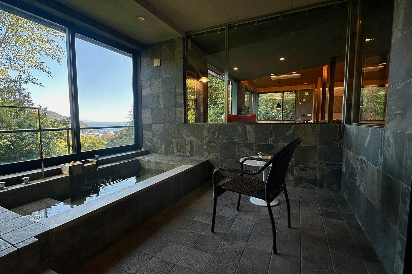 Hotel Shiki no Kura: A Pet-Friendly Inn with Its Own Hot Spring Source