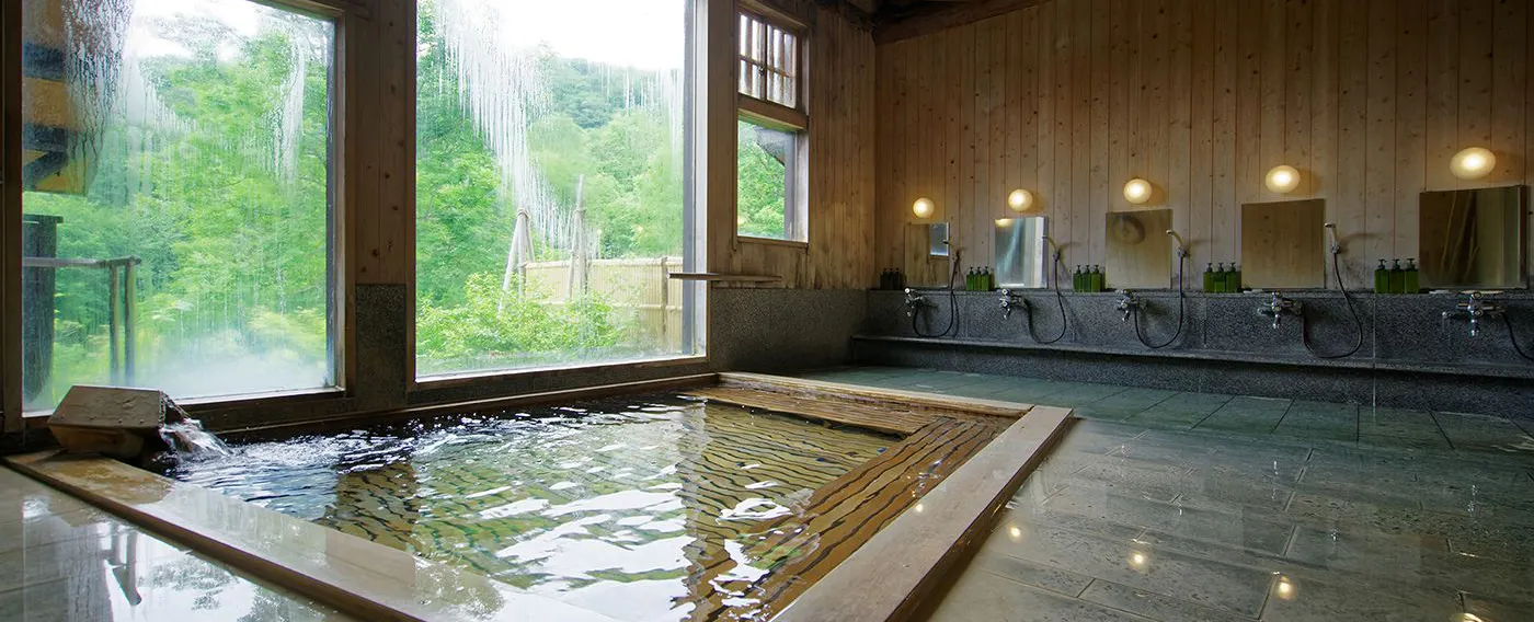 น้ำพุร้อนและอ่างอาบน้ำ