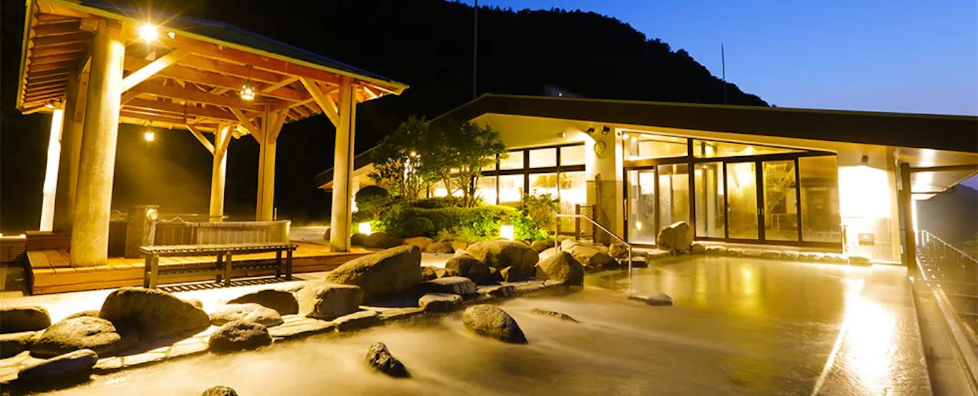 옥상 대형 노천탕