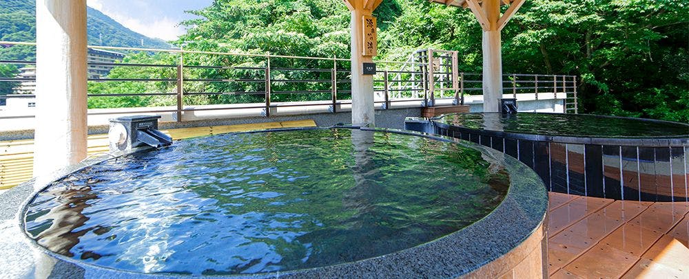 옥상 대형 노천탕