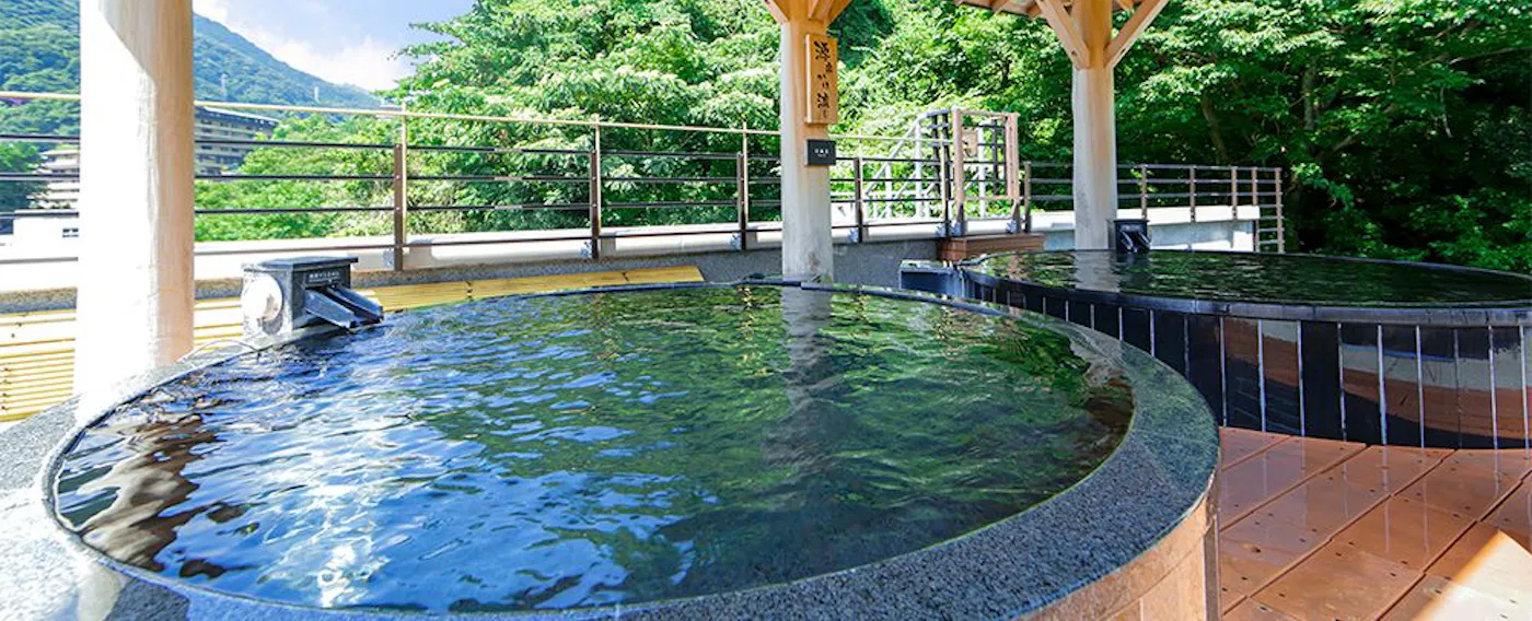 옥상 대형 노천탕