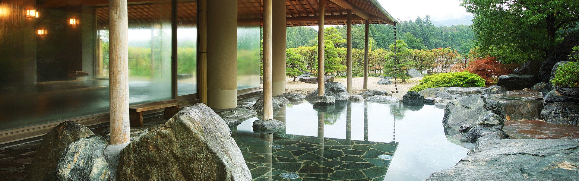 亀嵩温泉　玉峰山荘