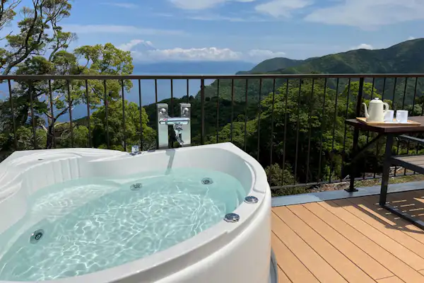 จากุซซี่