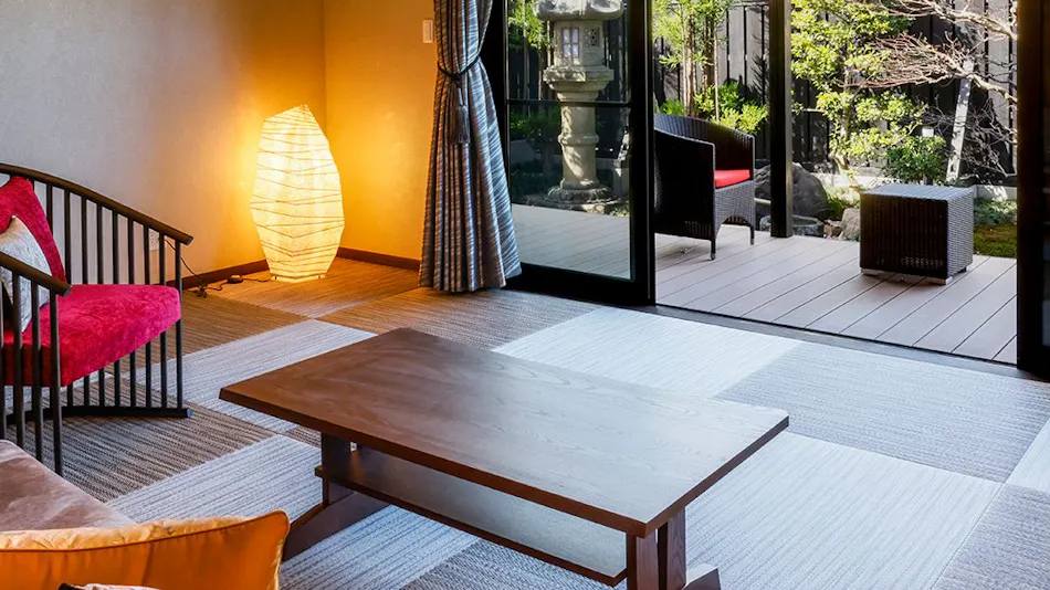 Hanare Koyado Mizuyashiki by the Lakeside
