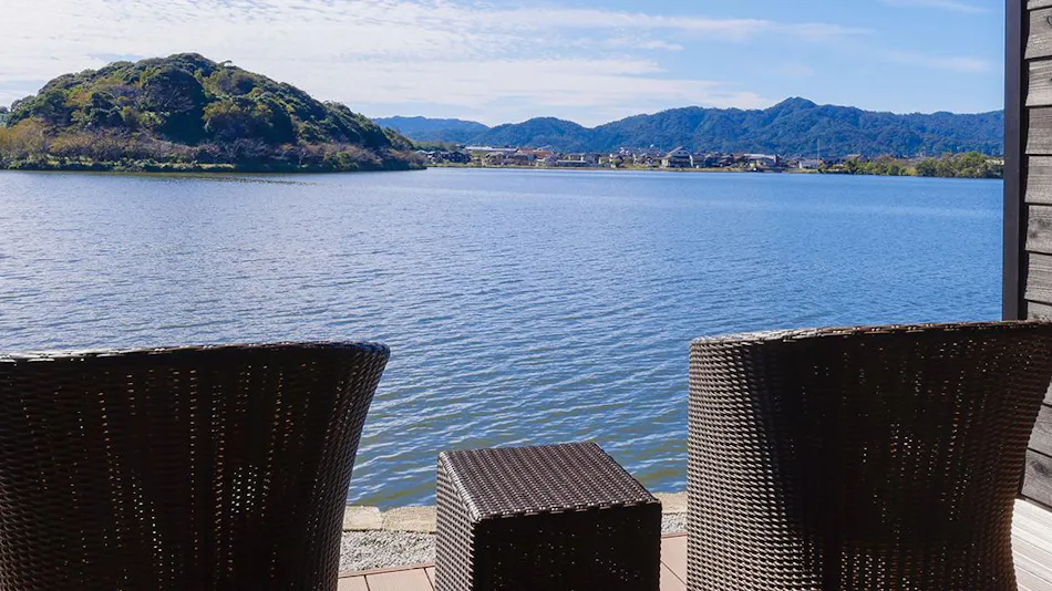 Hanare Koyado Mizuyashiki by the Lakeside