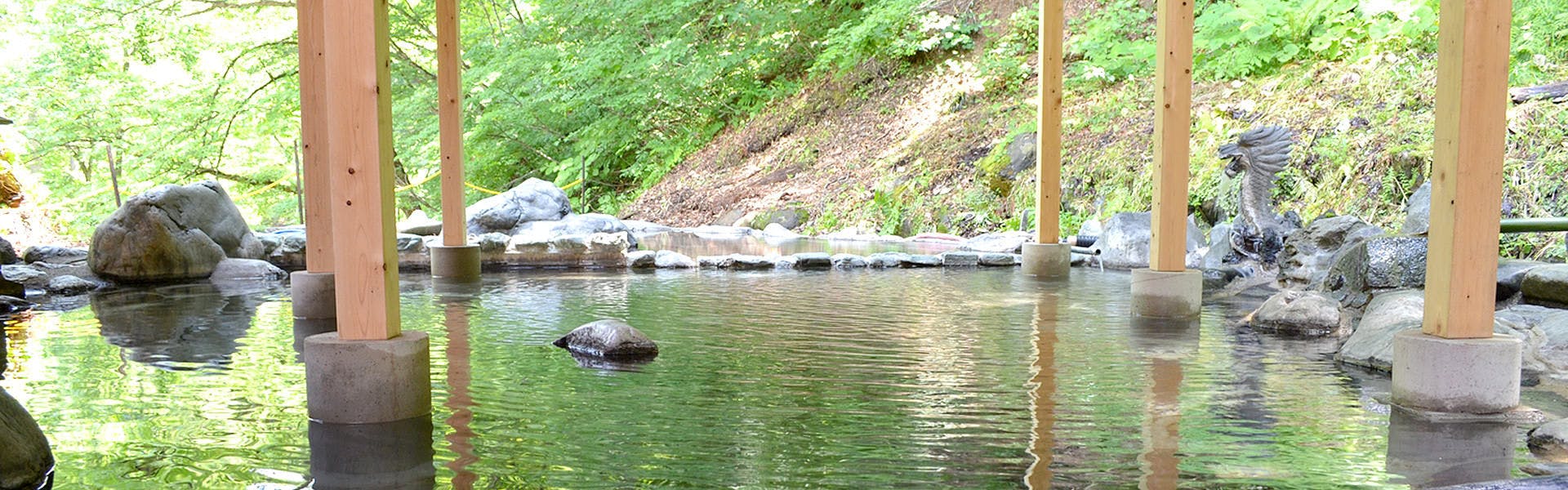 源泉掛流しの湯めぐりテーマパーク 龍洞
