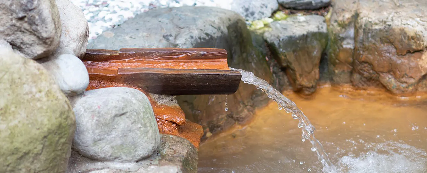 ตัวอย่างบ่อน้ำพุร้อนกลางแจ้ง