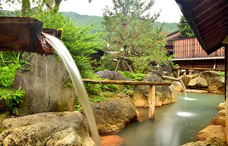 ตัวอย่างบ่อน้ำพุร้อนกลางแจ้ง