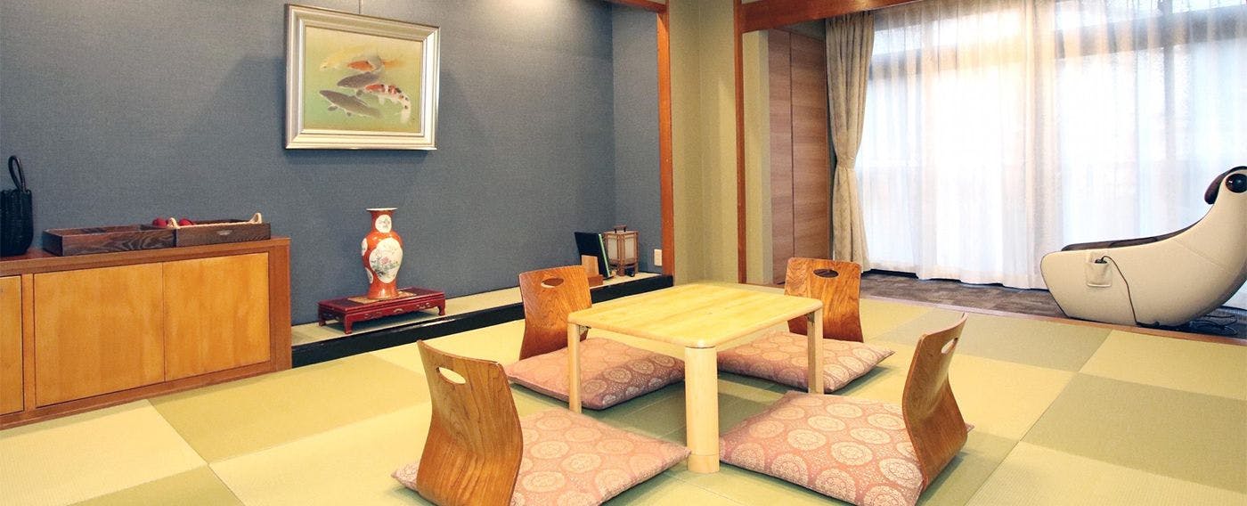 Kinugawa International Hotel: A Pet-Friendly Accommodation with Three Dog Runs