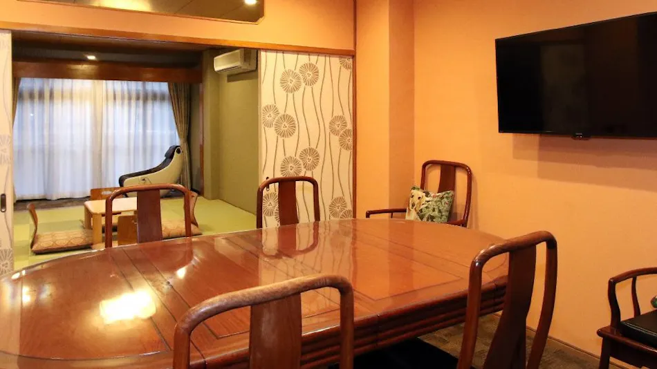 Kinugawa International Hotel: A Pet-Friendly Accommodation with Three Dog Runs