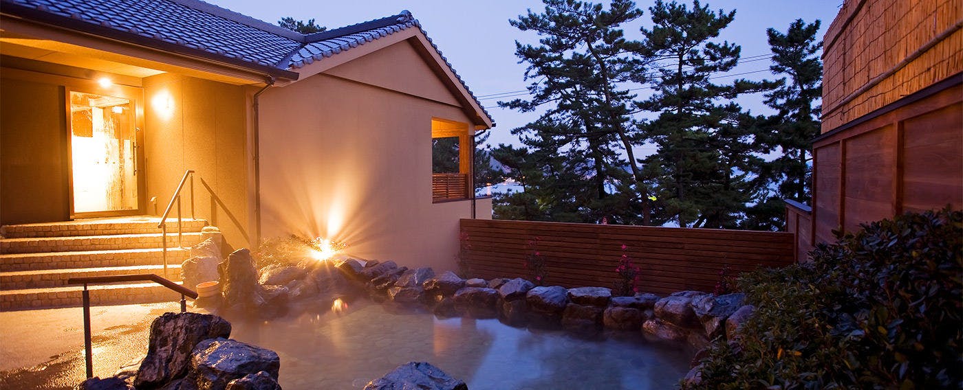 Suối nước nóng và bồn tắm