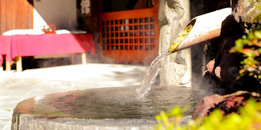鉄鉱泉本館