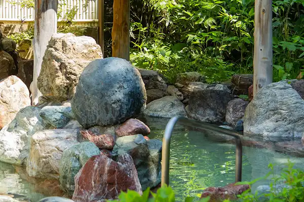 บ่อน้ำพุร้อนกลางแจ้ง